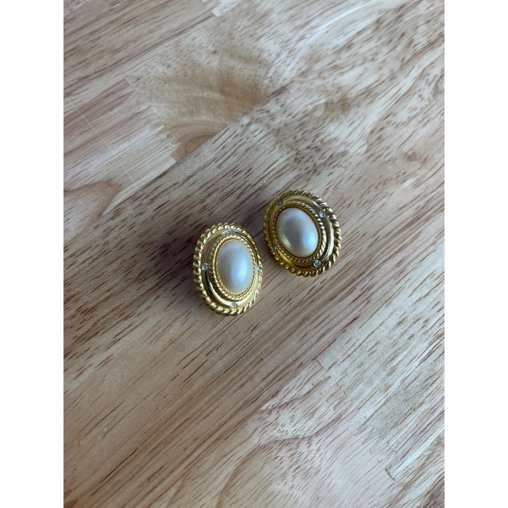 Trifari Vintage Gold-Tone Oval Clip-On‎ Earrings With Faux Pearl Center